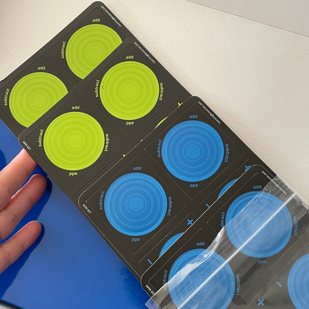 Learning Resources Magnetic Ten-Frame Set - Blue and Green - Picture 7 of 9